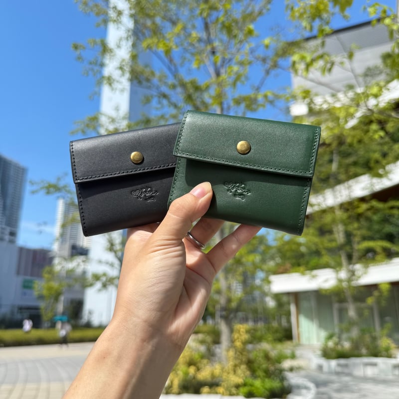 Logo Charm Leather wallet | Remember.