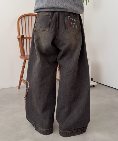 Heart Patch SU Curved Denim Pants