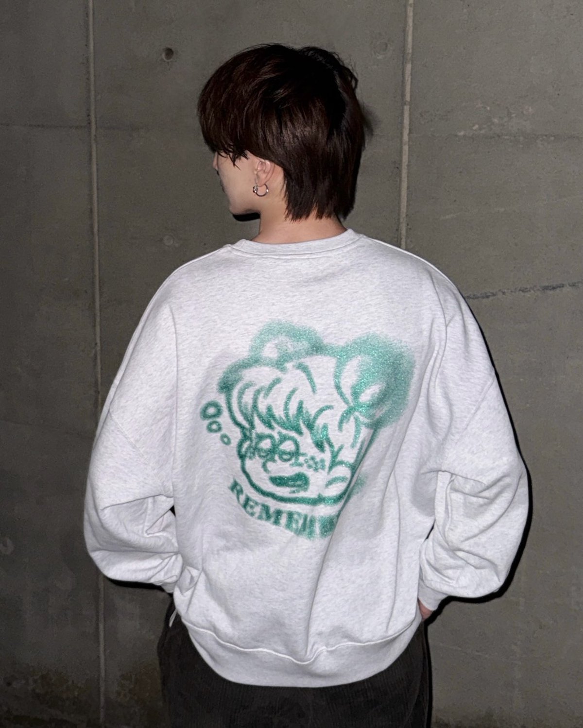 Glitter Spray Logo Sweat | Remember