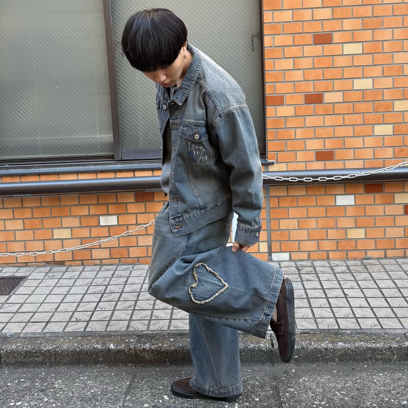 Heart Patch SU Curved Denim Pants | Remember.