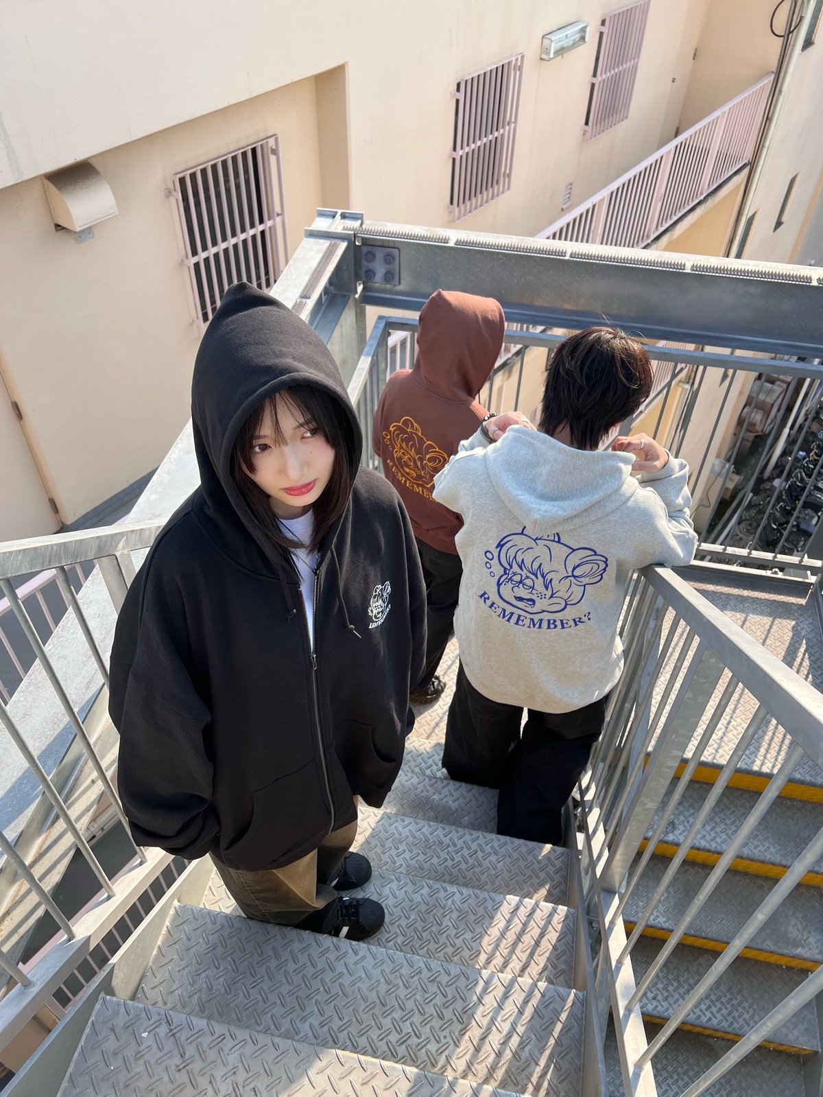 Gray】R-Logo Big Zip Hoodie | Remember. Gray】R-Logo Big Zip Hoodie | Remember.