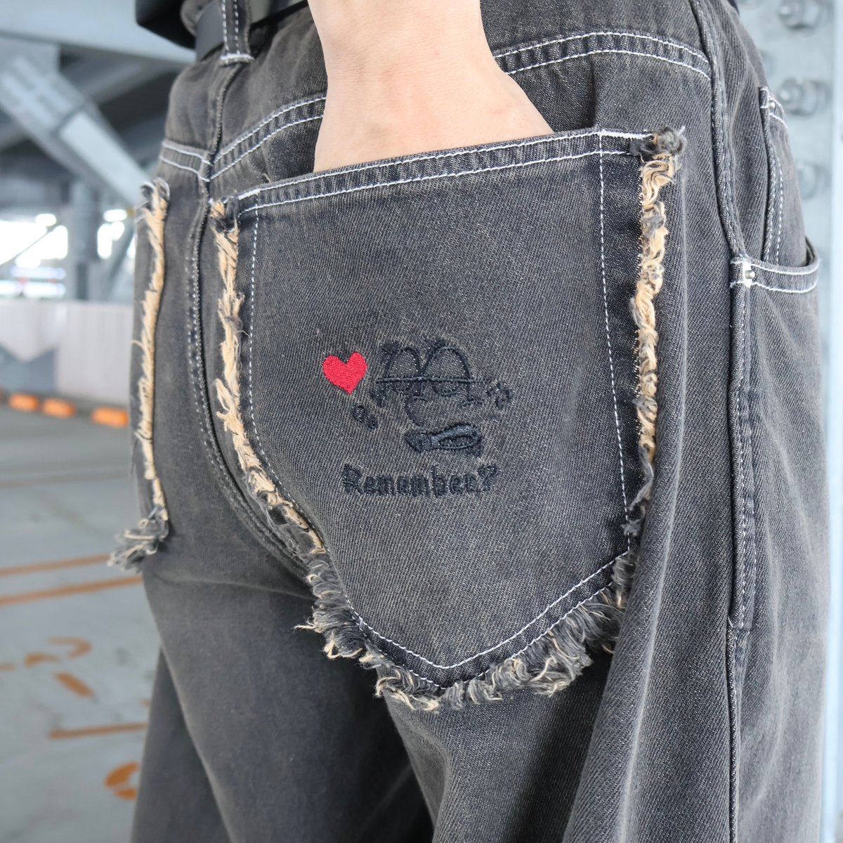 VINTAGE LIKE DENIM LOOSE PANTS | Remember.