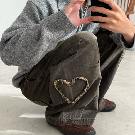Heart Patch SU Curved Denim Pants
