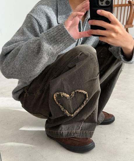 Heart Patch SU Curved Denim Pants
