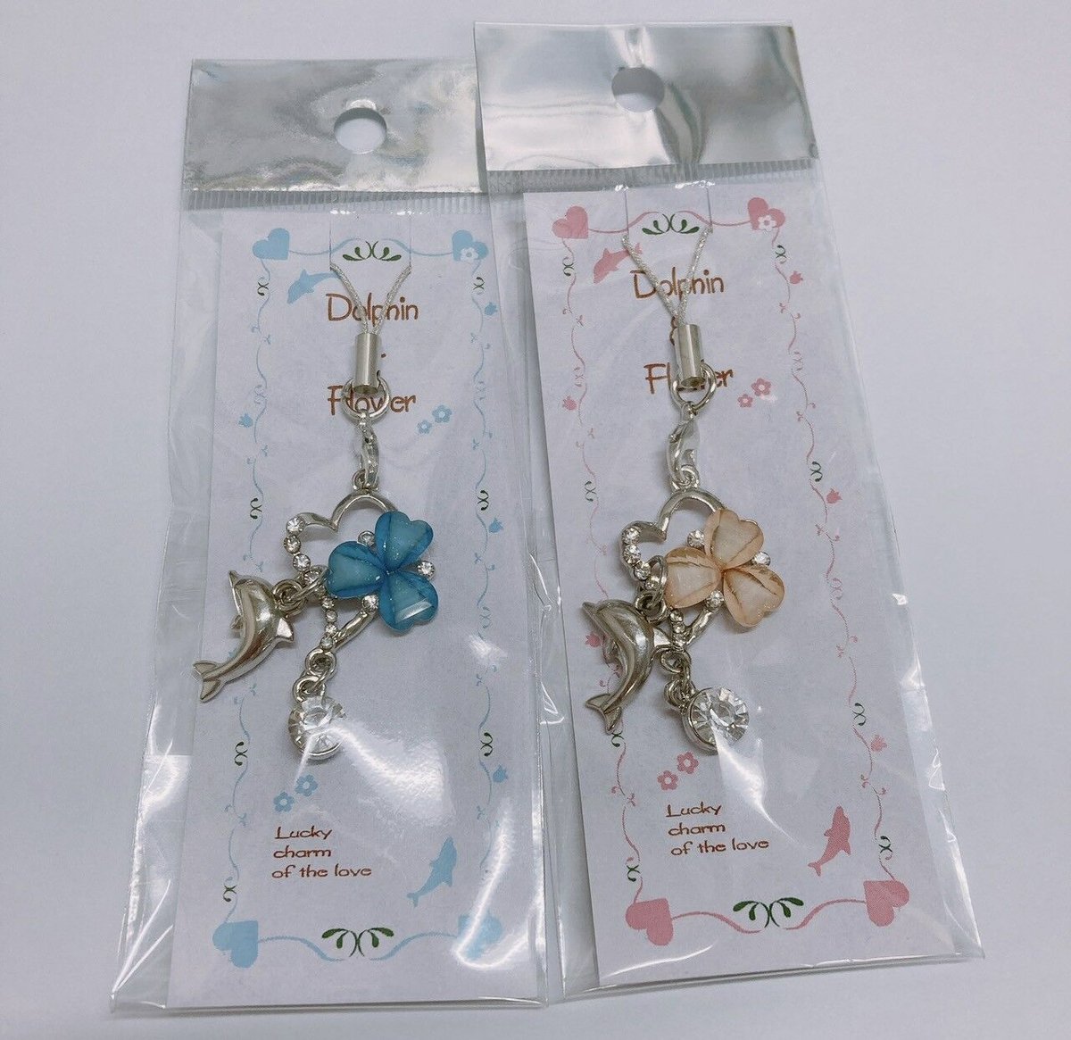 三つ葉ハートイルカ付きストラップ | AQUAS Gift Shop / online