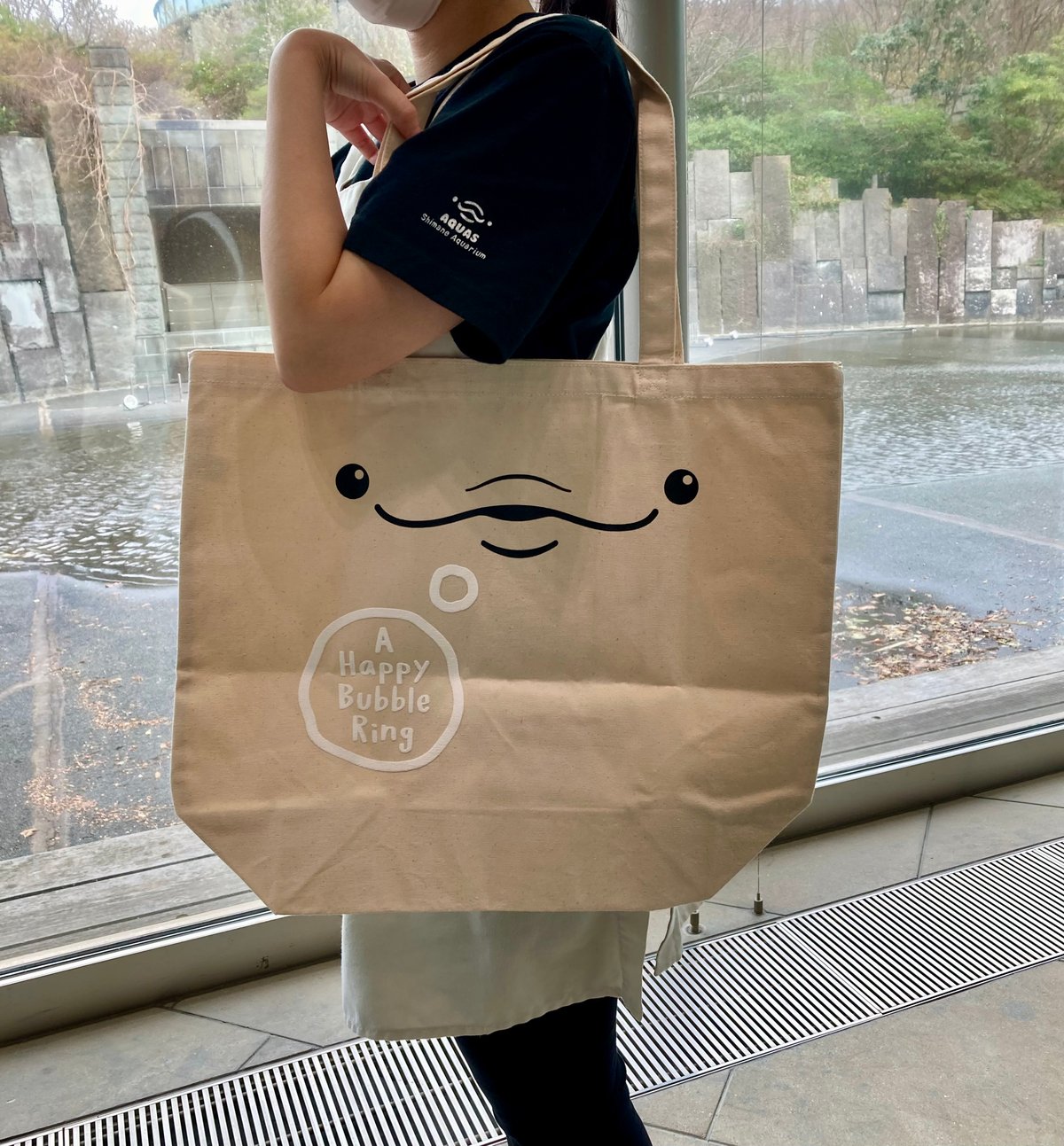 ロクシタン アロキャンドル バスタオル トートバッグ ほか 計7点 よく見るとシロイルカトートバッグ 大 | AQUAS Gift Shop