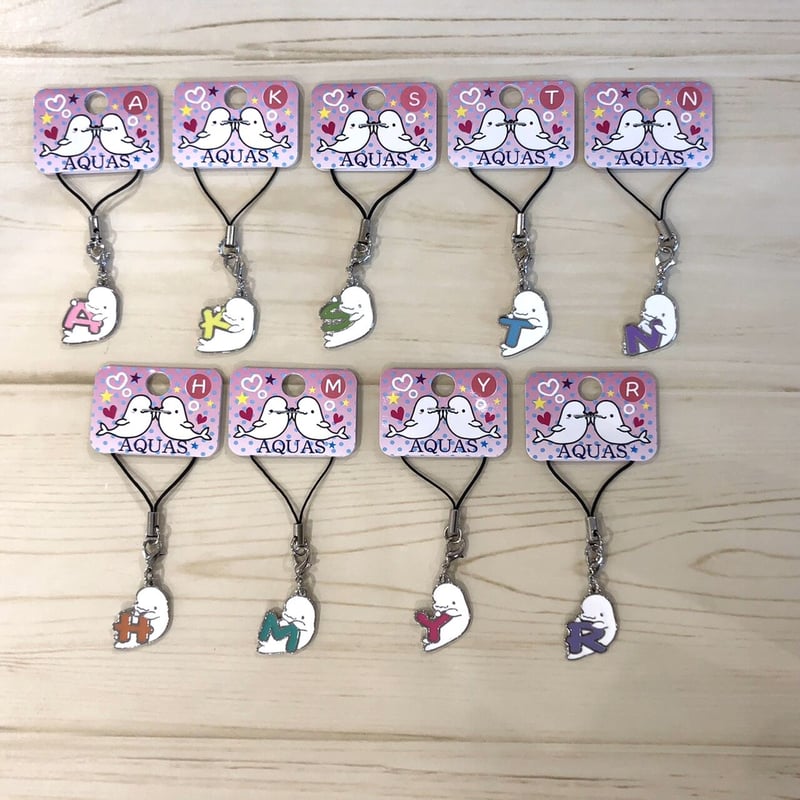 白と青の世界　イニシャルキーホルダー　　スプラッシュ　ハンドメイド マリンワールドのアルファベットイニシャルキーホルダー☆キー