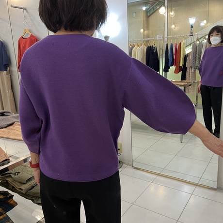 春のセーター