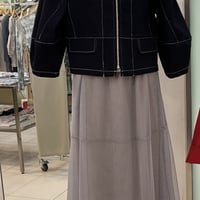 デニムジャケットとパワーネットスカート