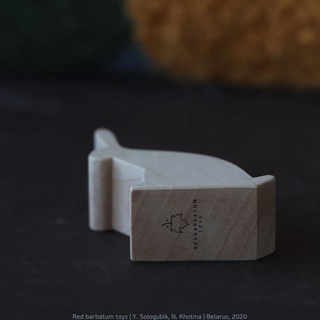 REDBARBATUM /  Rabbit Mom Wooden Figure