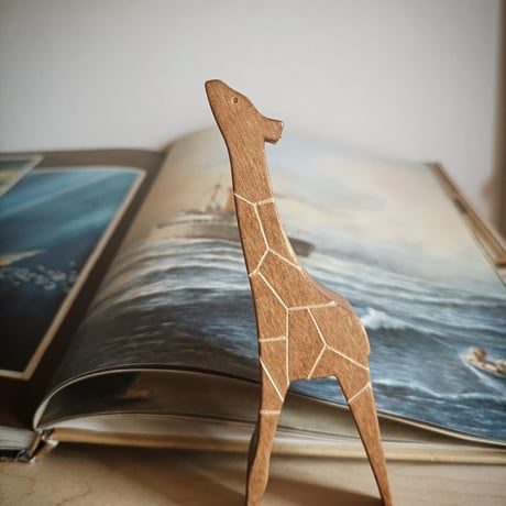 REDBARBATUM /  Giraffe Children Wooden Figure