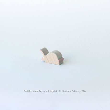 REDBARBATUM /  Rabbit Mom Wooden Figure