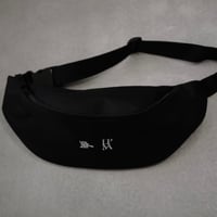 【 PRE ORDER 】 Little Poche Museum  /  body bag - black
