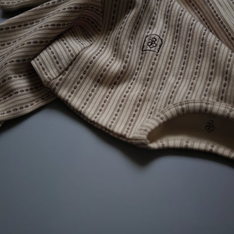 poche  /  L/S tee - snowdrop
