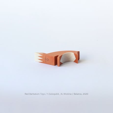 REDBARBATUM /  Fox Mom Wooden Figure