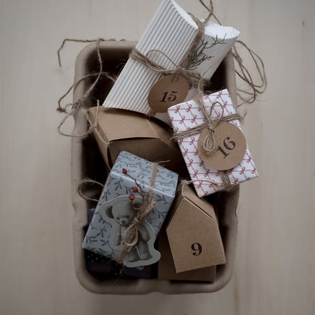 【 同梱不可商品 】RITAPAPERI  /  holiday wrapping paper bordeaux set -A4