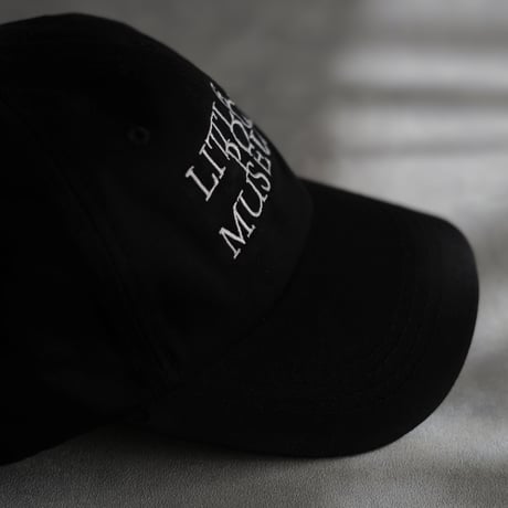 【 ラスト1点 】Little Poche Museum  /  women museum cap - black