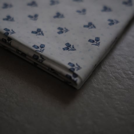 RITAPAPERI  /  MAX 1m cut : original design fabric - Turkish Lily Blue < Ecru >