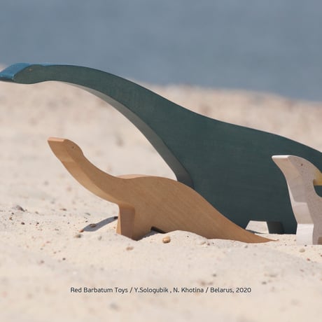 REDBARBATUM /  Brachiosaurus Children Wooden Figure