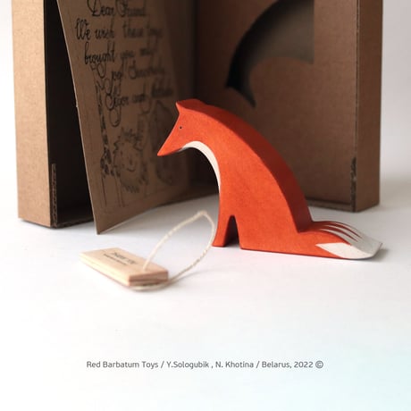 REDBARBATUM /  Fox Mom Wooden Figure