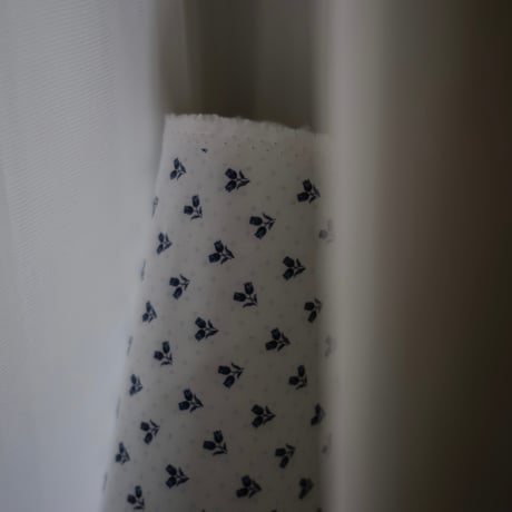RITAPAPERI  /  MAX 1m cut : original design fabric - Turkish Lily Blue < Ecru >