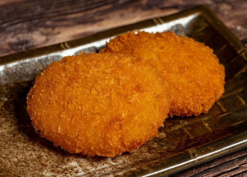 ZEYO.コロッケ2個【特製ソース30ml付き】 | カレーうどん専門店 ZEYO.