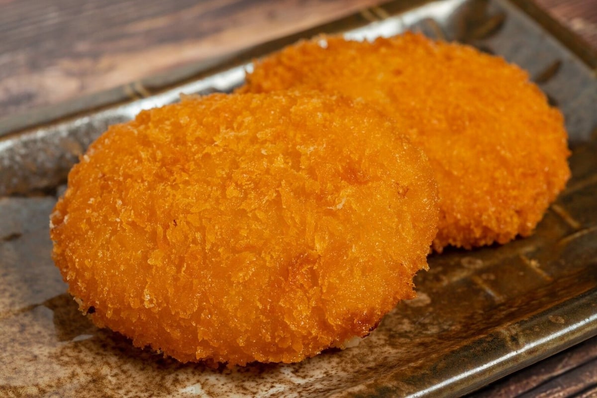 ZEYO.コロッケ2個【特製ソース30ml付き】 | カレーうどん専門店 ZEYO.