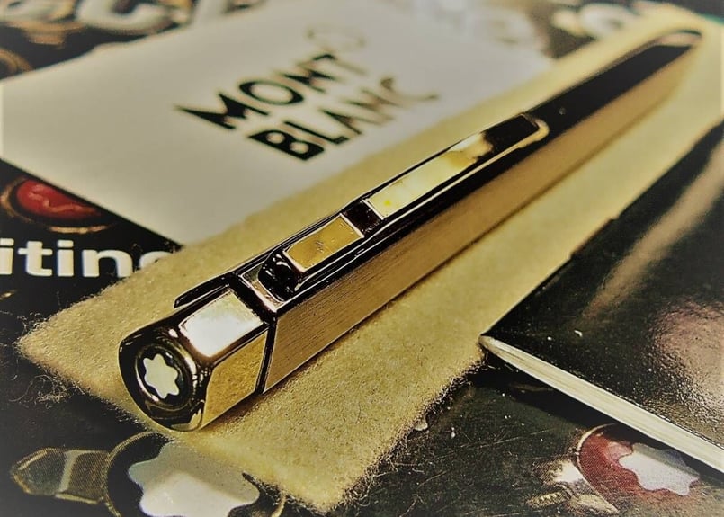 モンブラン☆稀な未使用に近い！金運を呼ぶ総金張りマイスターの銘品
