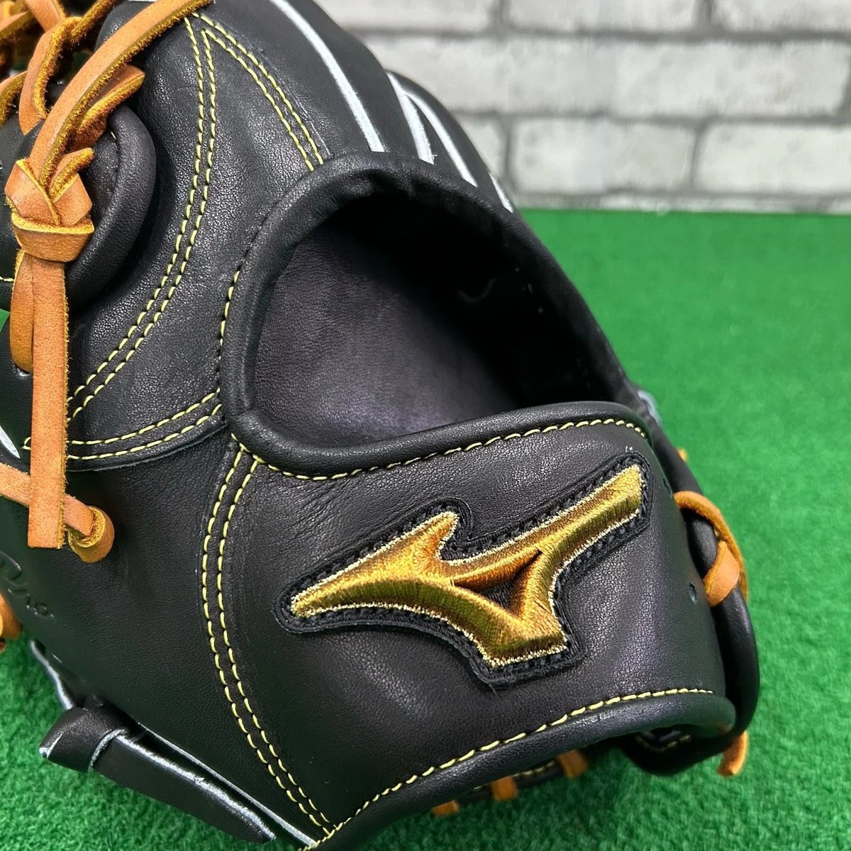 中古品 ミズノ MIZUNO ミズノプロ 限定皮革 硬式 外野手用