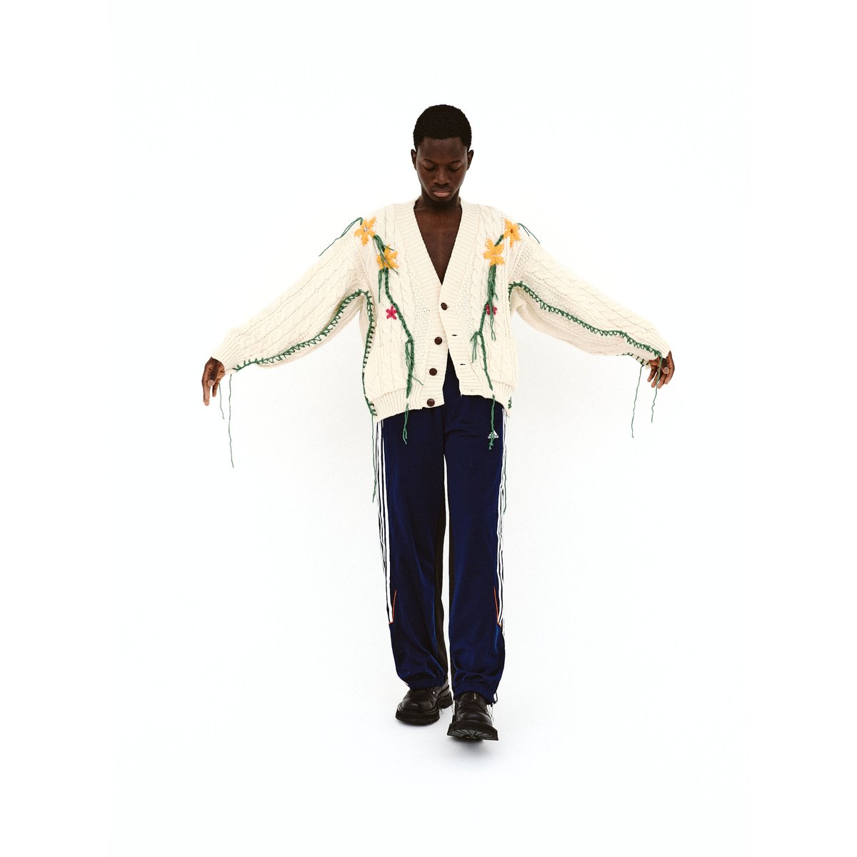 DISCOVERED > Hand Embroidery Fisherman Knit | DISCOVERED > Hand Embroidery Fisherman Knit |
