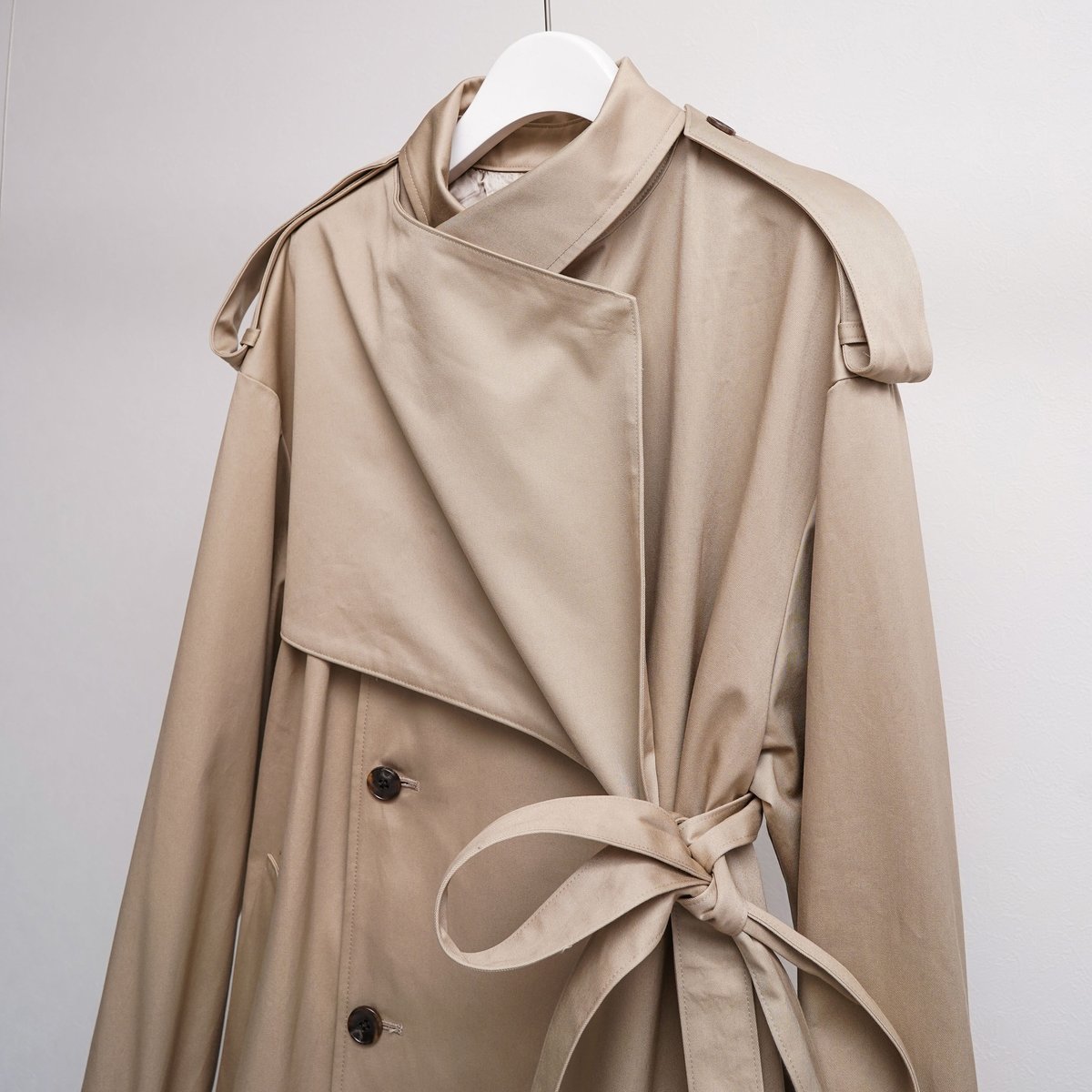 KEISUKE YOSHIDA> Belted Trench Coat , Beige |