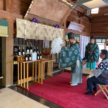 【数量限定】純米吟醸 うすにごり　白 －かしこみもうす－　1.8L