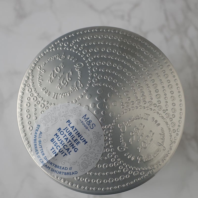 マークス&amp;スペンサー M&amp;S オルゴール付 缶入ショートブレッド ロンドン マークスアンドスペンサー プラチナジュビリー記念オルゴール