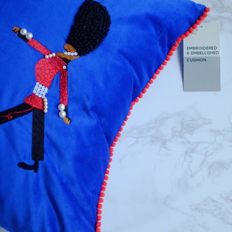 【限定1点！】衛兵の刺繍がされたクッション