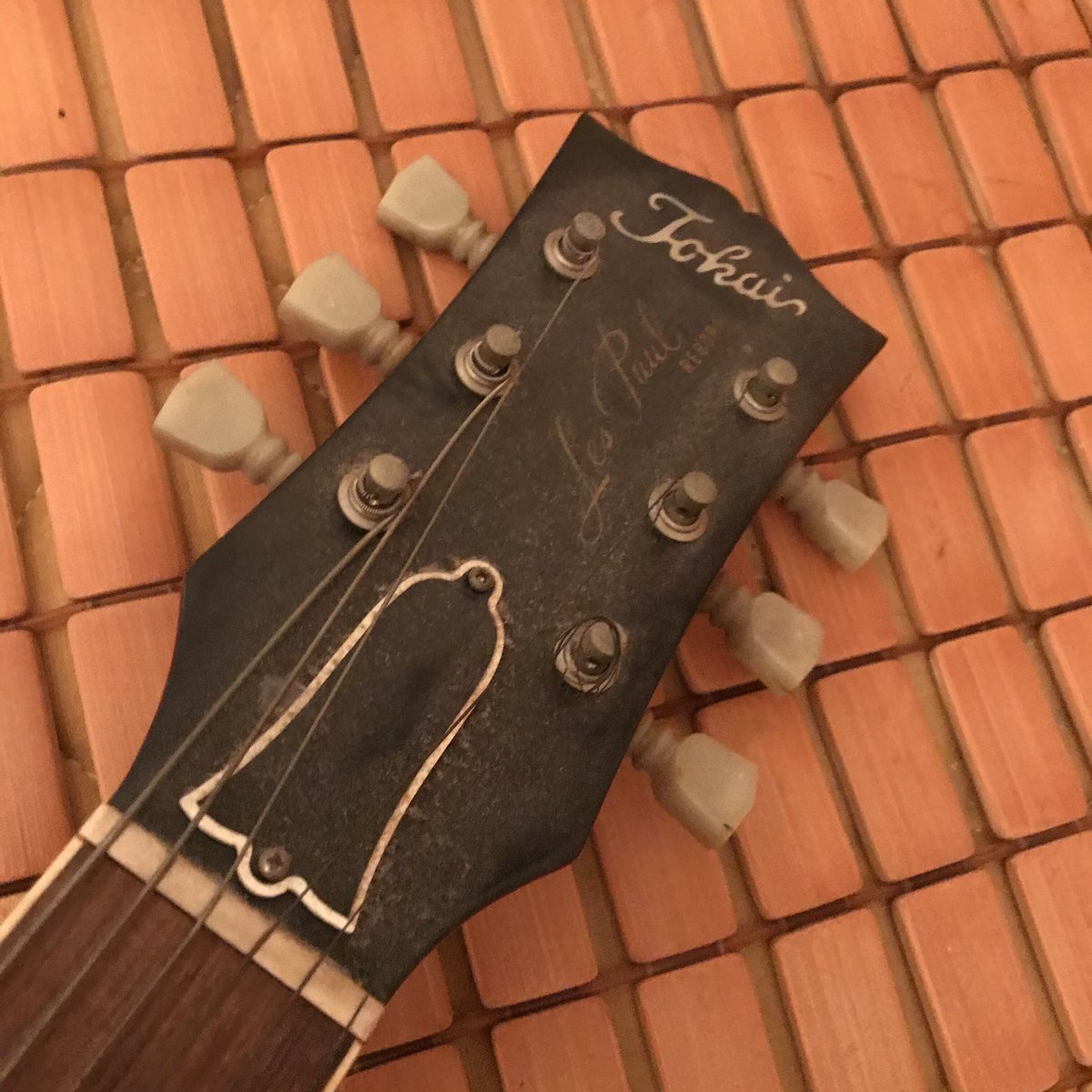 Japan vintage Les paul | RUSTY STRINGS GUITAR a Japan vintage Les paul | RUSTY STRINGS GUITAR a