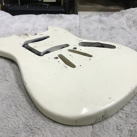 Fender Mustang body