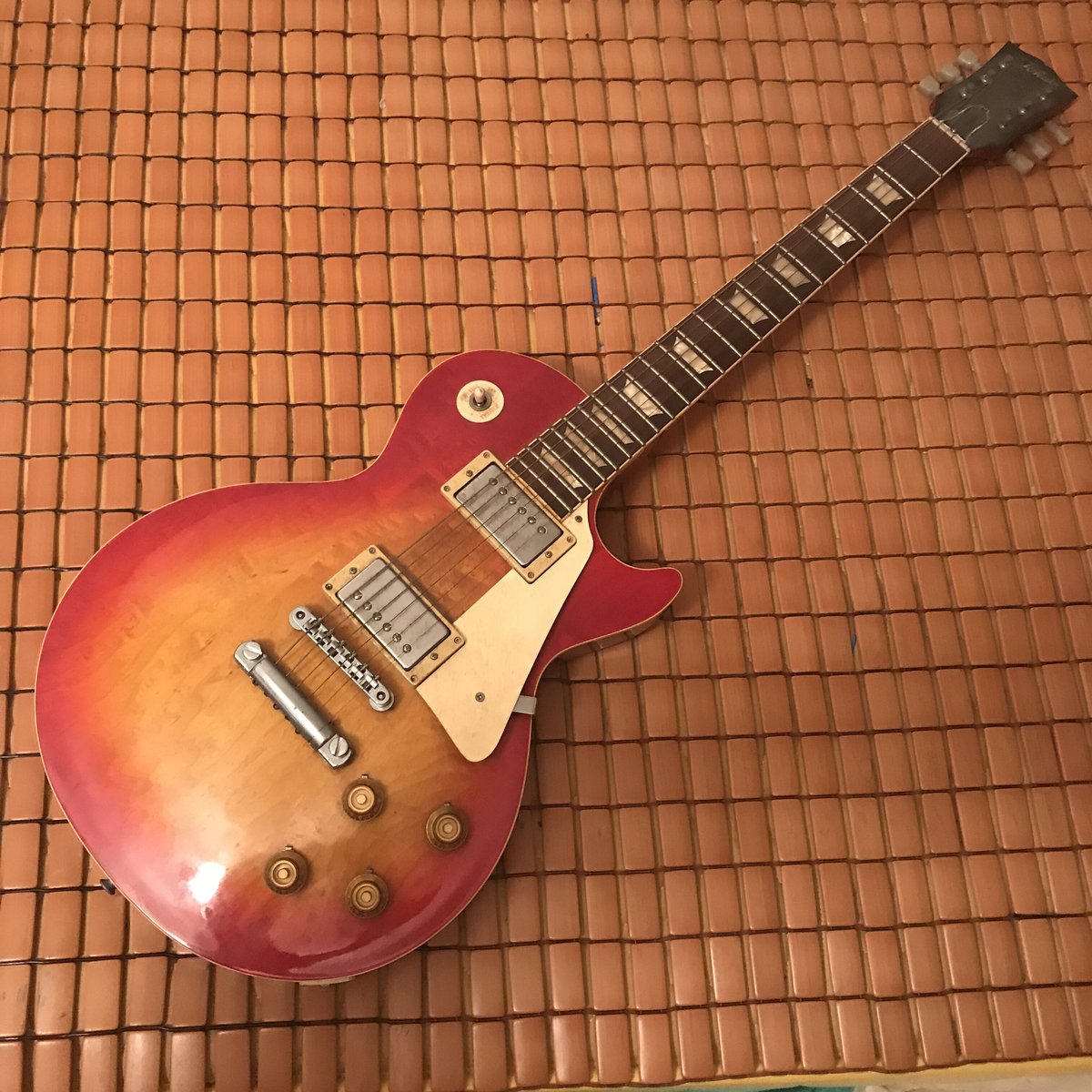 Japan vintage Les paul | RUSTY STRINGS GUITAR a