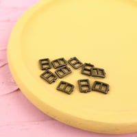 ツメつき風金属バックル6×5ｍｍ（アンティークゴールド）