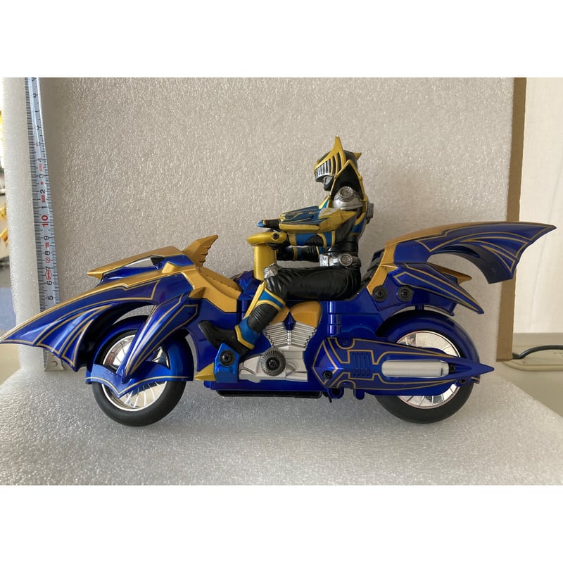 仮面ライダーナイト　フィギュア　龍騎 S.H.Figuarts 仮面ライダーナイト&ダークウイングセット | 魂ウェブ