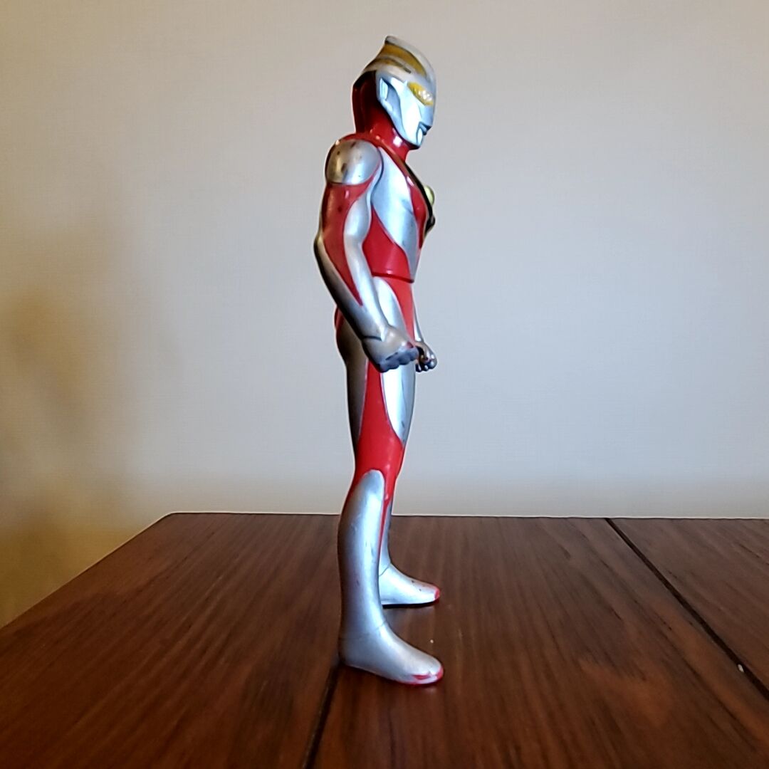 1998年／ウルトラマン・ガイア。巨大ソフトビニール人形。バンダイ。日本製。 ウルトラマンガイア V2 旧サイズソフビ BANDAI 1998 - メルカリ