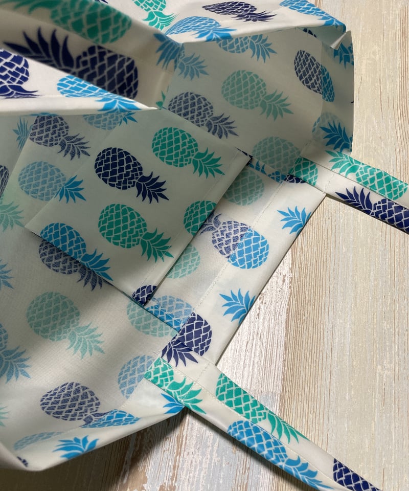 パイナップル柄トートバッグ＆ポーチ ハンドメイド ラミネートバッグ