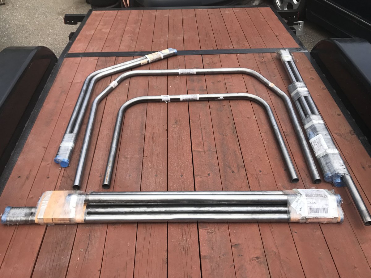 SN95 マスタング用ロールバーキット SN95 マスタング用 ロールバーキット新品 | BROADCASTER Surplus Au