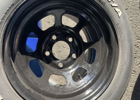 Bassett D-Hole 15x8J 127 2本