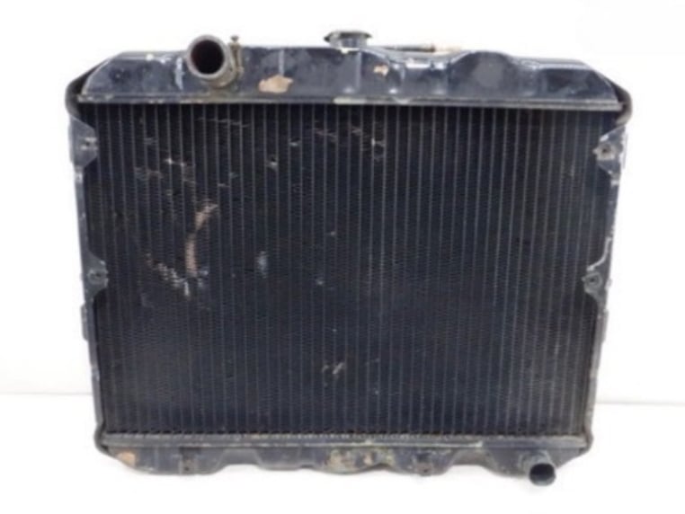 日産純正S30用ラジエター中古 | BROADCASTER Surplus Auto Part