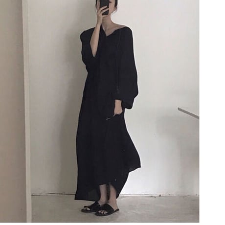 新作✨ロングブラックワンピース