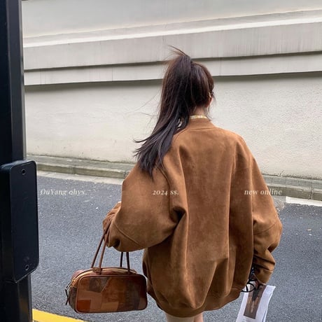 タックブルゾン