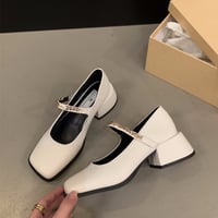 ローヒールパンプス　ホワイト