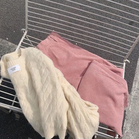 ピンクコーデュロイパンツ