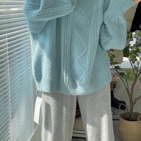 水色ニット