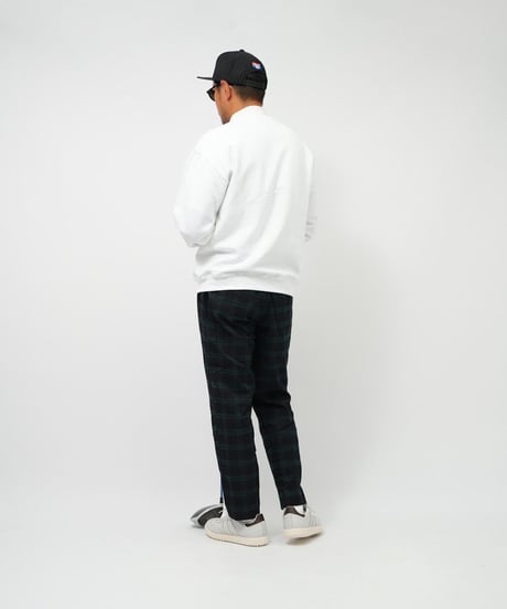 STCH【College Logo crew neck-white】